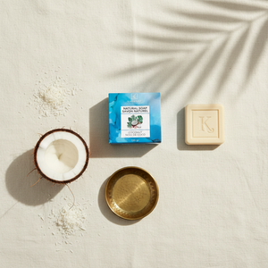 Savon à la noix de coco 125 g Karamat à plat avec noix de coco fraîche
