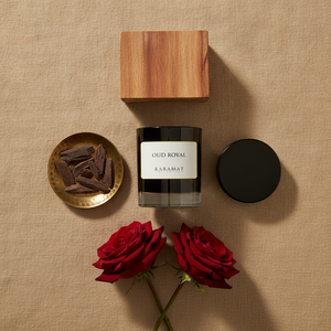 Bougie parfumée Oud Royal Karamat à plat avec bois d'oud et roses sombres