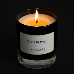 Flamme de la bougie parfumée Oud Royal Karamat en gros plan