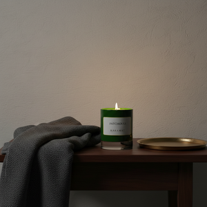 Bougie parfumée Patchouli Karamat allumée le soir